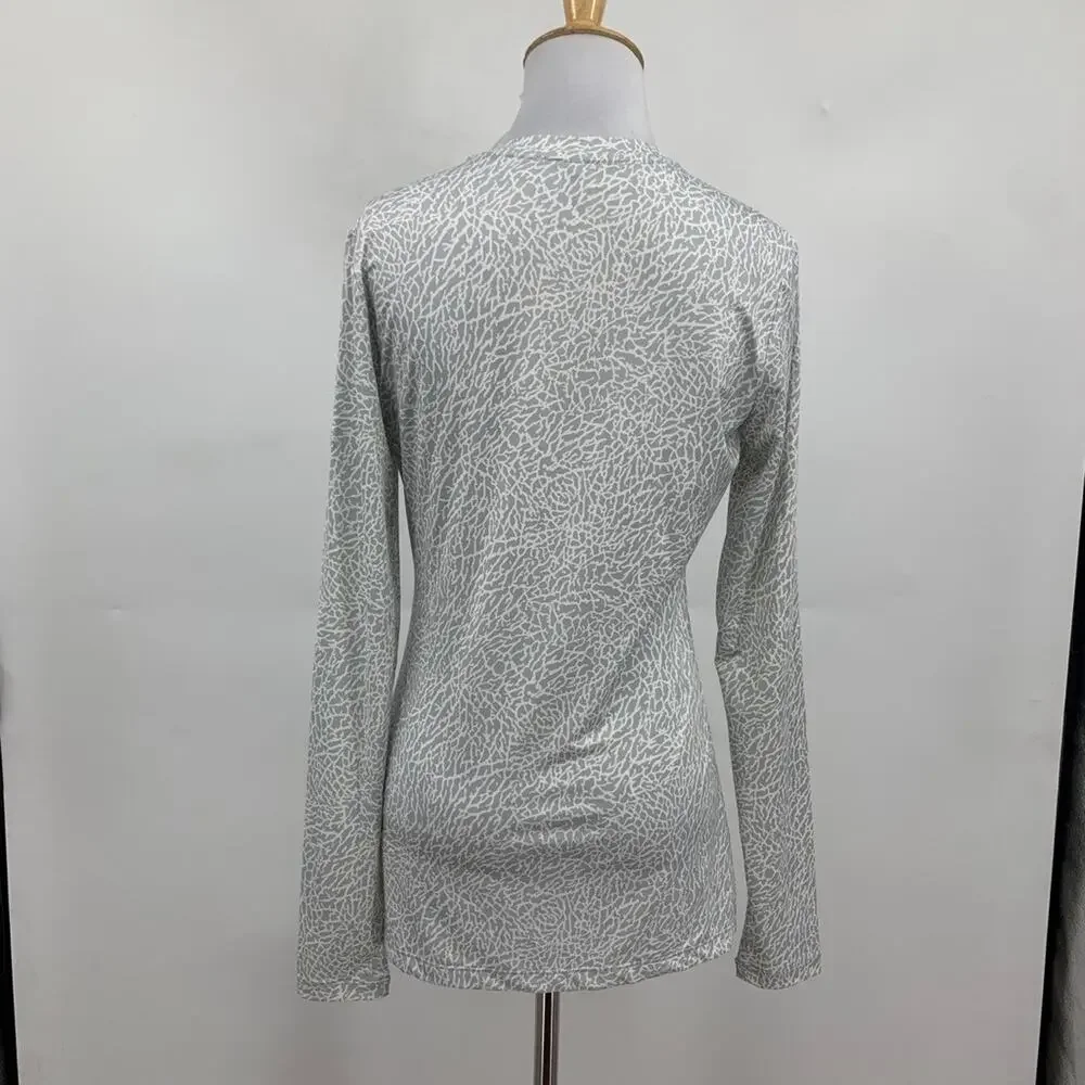 Nike Top Womens Small Gray White Golf Dri Fit Crew Neck Base Layer UV Protect
